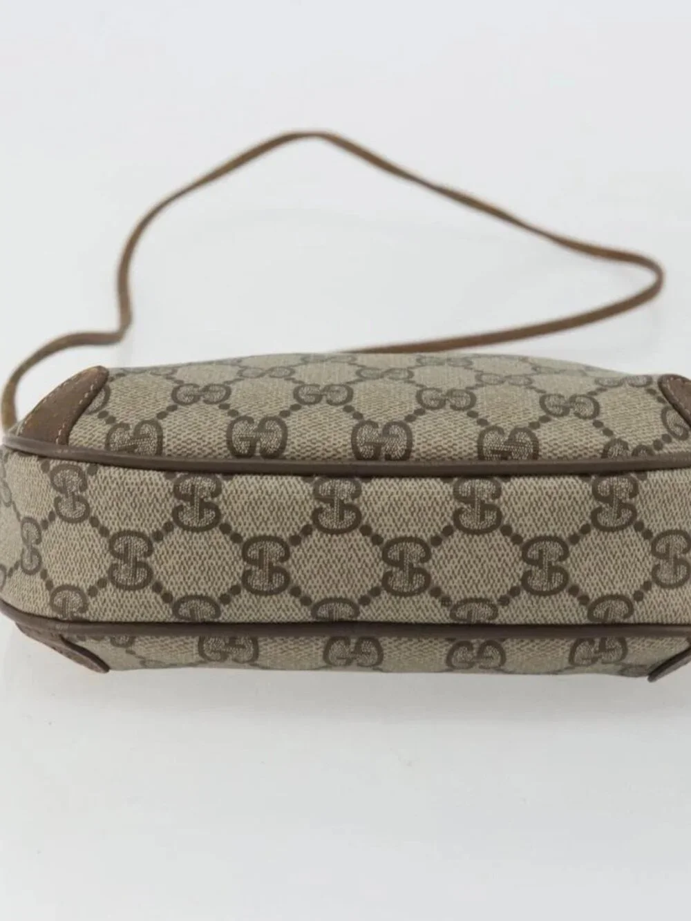 Gucci brand	gucci color	beige